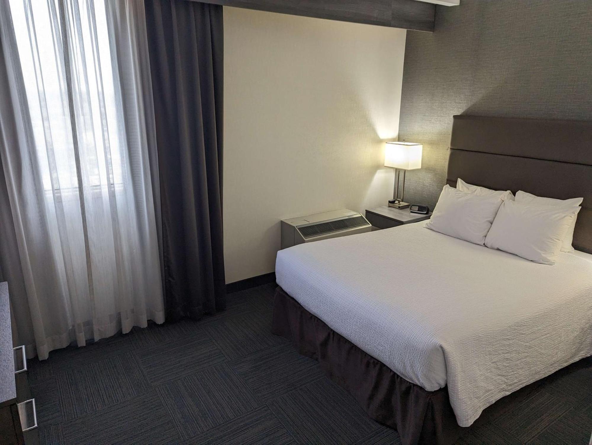 Best Western Plus Toronto Airport Hotel Mississauga Exteriör bild