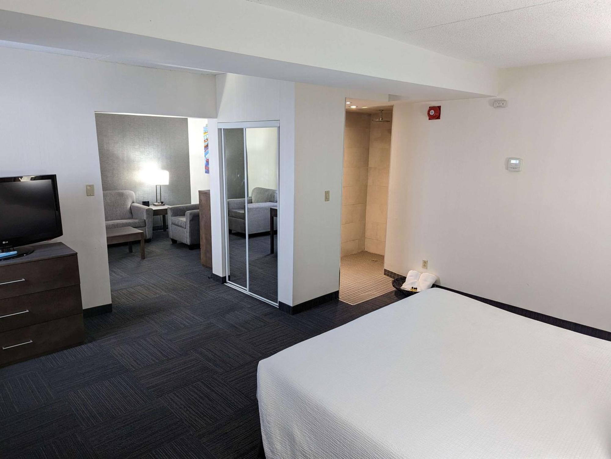 Best Western Plus Toronto Airport Hotel Mississauga Exteriör bild