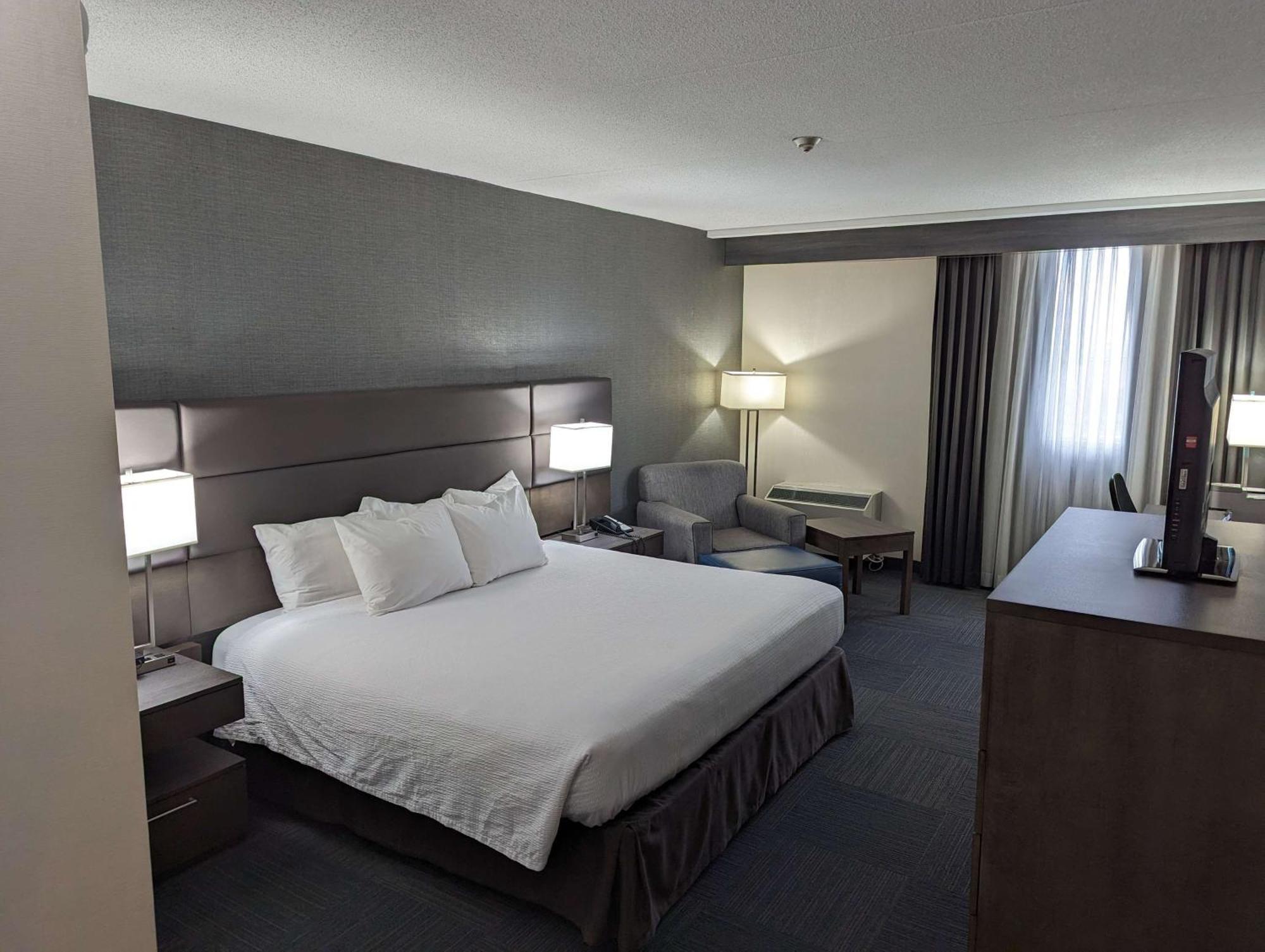 Best Western Plus Toronto Airport Hotel Mississauga Exteriör bild