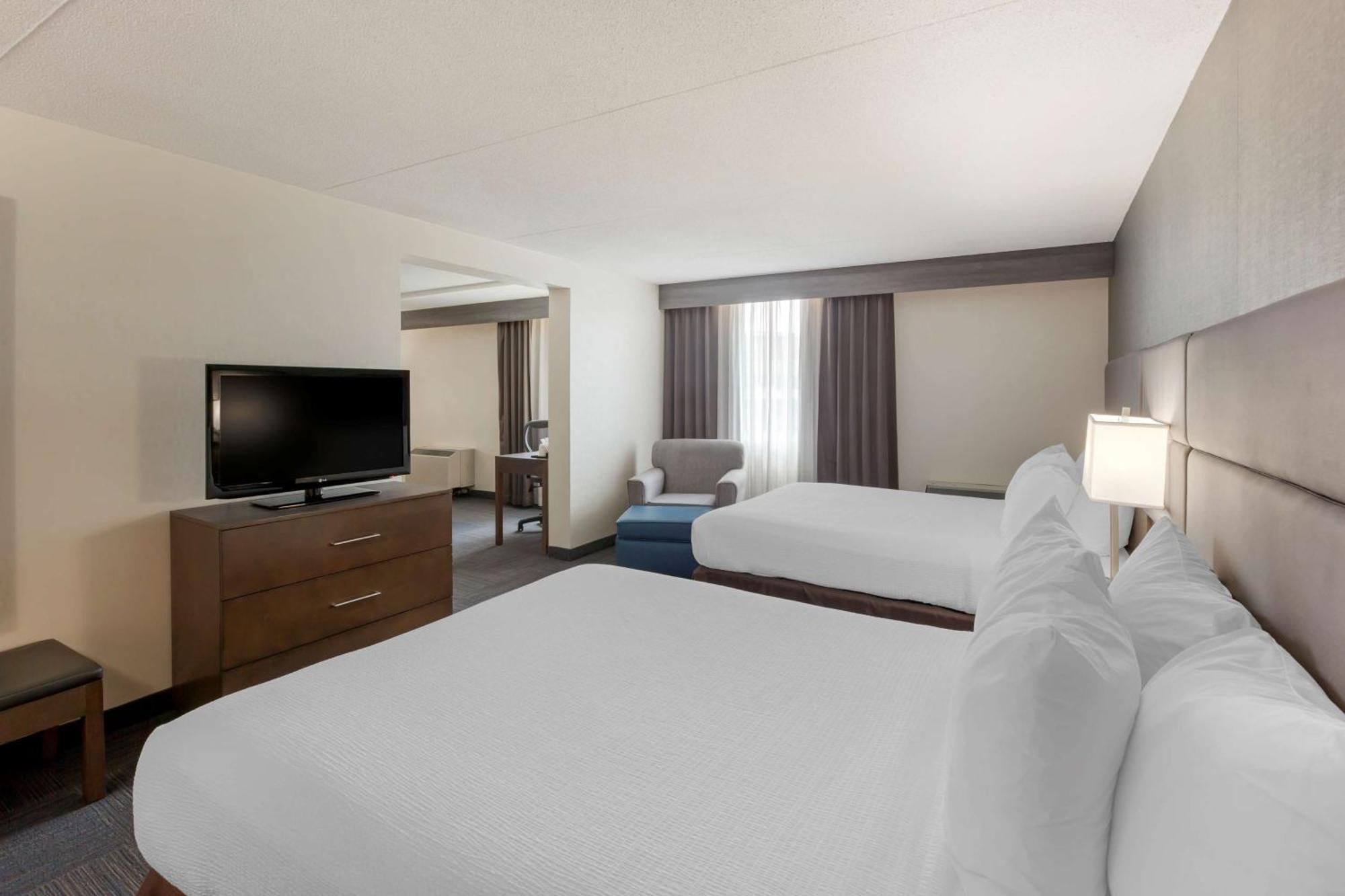 Best Western Plus Toronto Airport Hotel Mississauga Exteriör bild