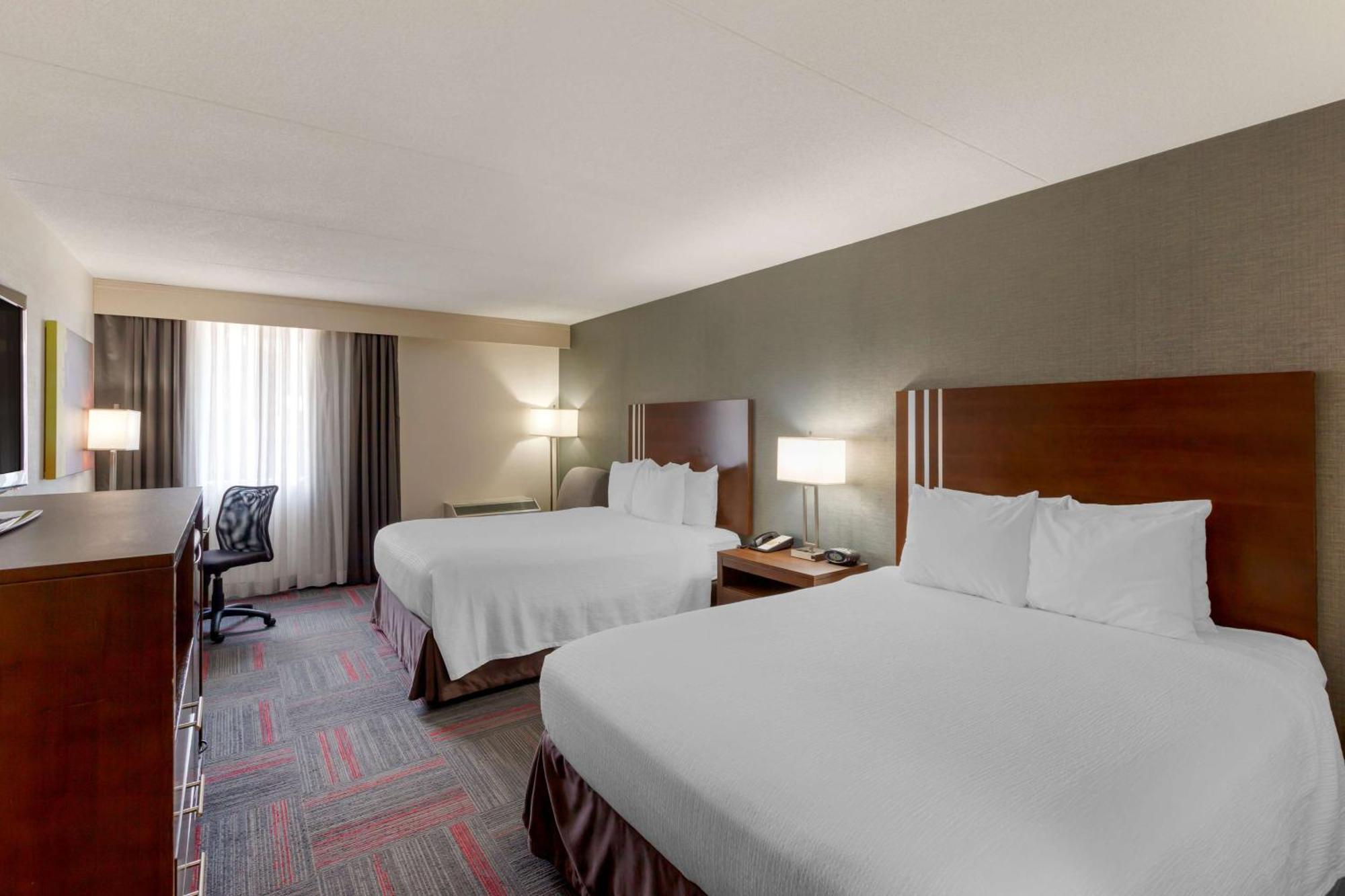 Best Western Plus Toronto Airport Hotel Mississauga Exteriör bild